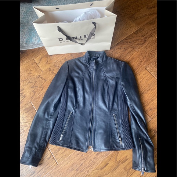 **BRAND NEW ** Navy Blue Danier Leather Jacket - Picture 2 of 10